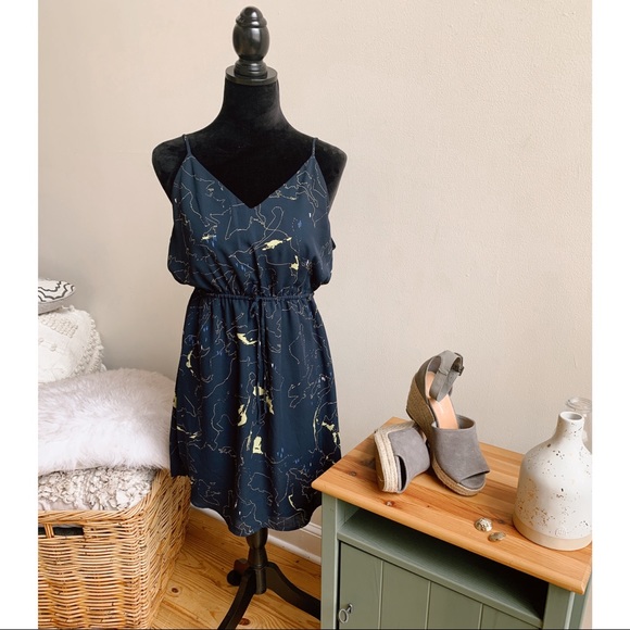 Babaton Dresses & Skirts - BABATON • world map inspired strap dress